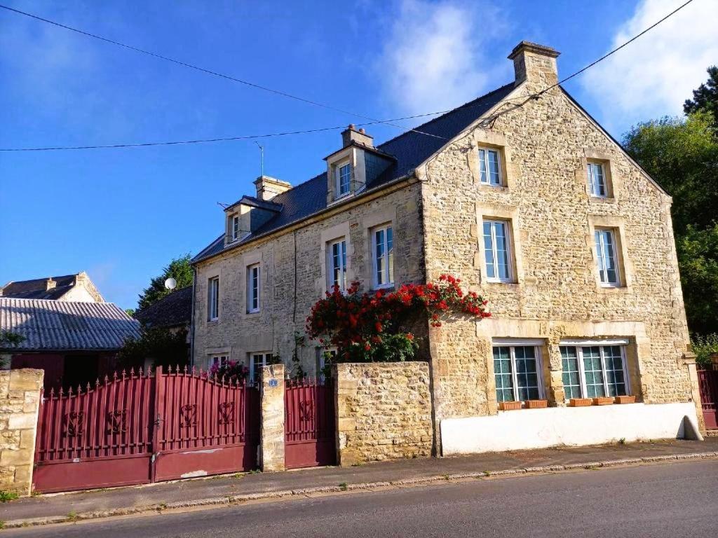Sommervieu Chambres D'Hotes De Charme Entre Bayeux Et Les Plages Du Debarquement المظهر الخارجي الصورة